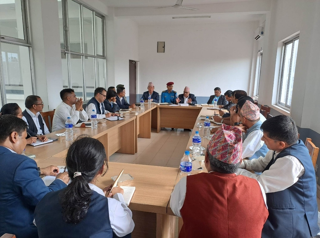 मिति २०८० साल असार ०४ गते नियमित कार्यालय प्रमुखको वैठकमा महत्वपूर्ण समसामयिक विषयमा छलफल गर्दै अधिकृत समाज ललितपुरद्धारा प्रमुख जिल्ला अधिकारी श्री रुद्रप्रसाद पण्डितज्यूको स्वागत कार्यक्रम सम्पन्न .....