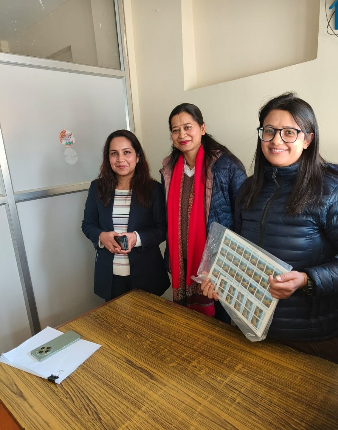 जिल्ला प्रशासन कार्यालय परिसरभित्र सेवाग्राहीको सहजताको लागि  मिति २०८१ फागुन १२ गते देखि  हुलाक टिकट काउन्टर सञ्चालनमा ल्याईएको
